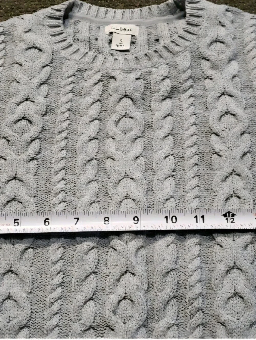 L.L. Bean Light Gray Fisherman Cable Knit Crew Sweater 100% Cotton.